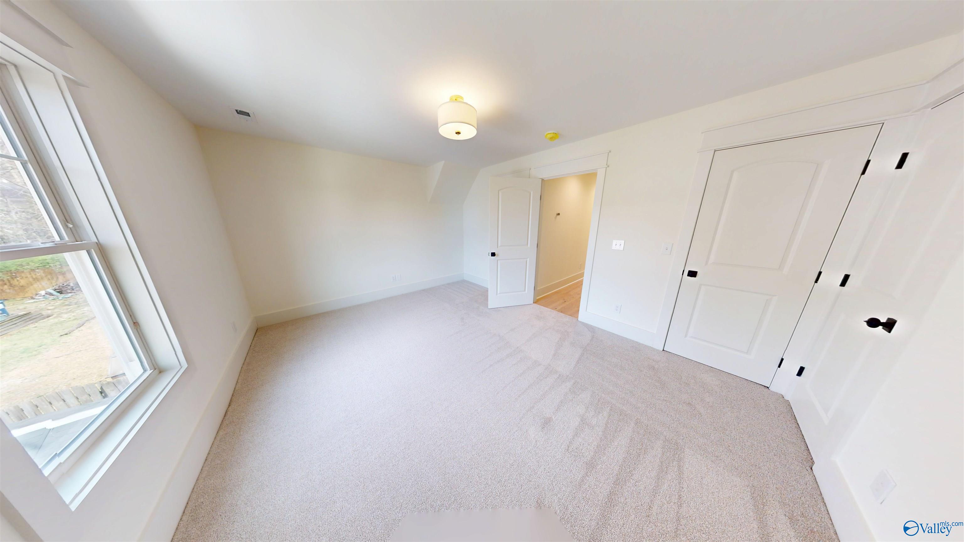2703 Woodview Drive, Huntsville, Alabama image 32