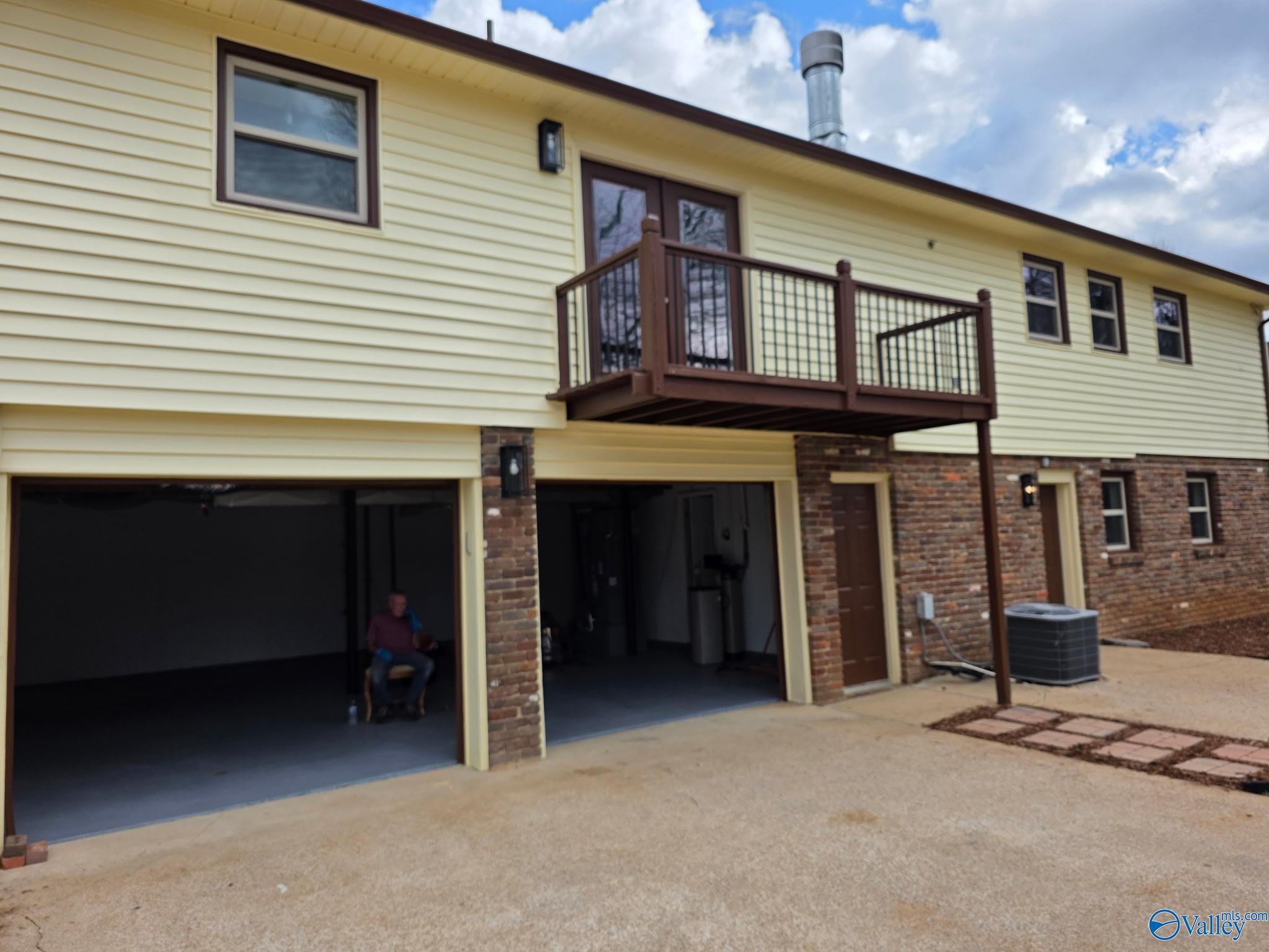 12028 Queens Place SE