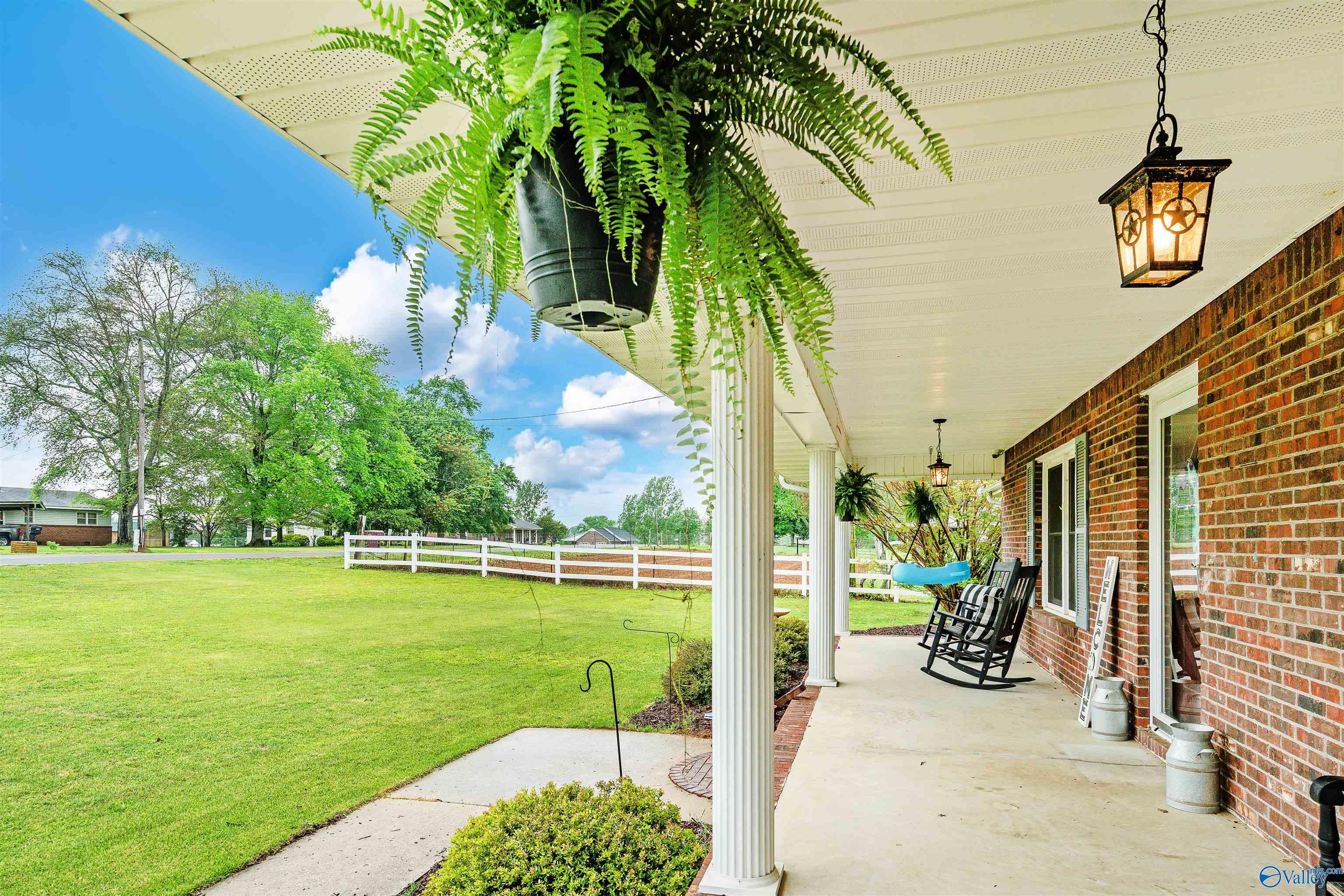17257 Sewell Road, Athens, Alabama image 2