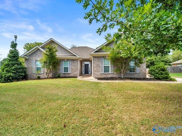 121 Eden Lane Huntsville AL 35811