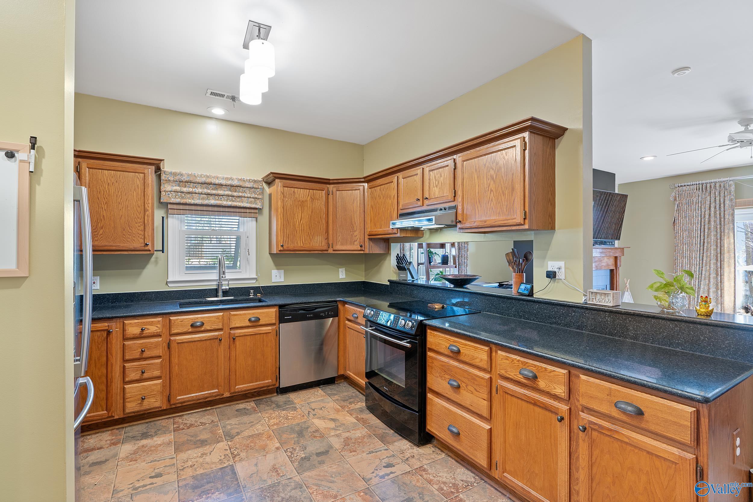 1928 Shellbrook Drive, Huntsville, Alabama image 5