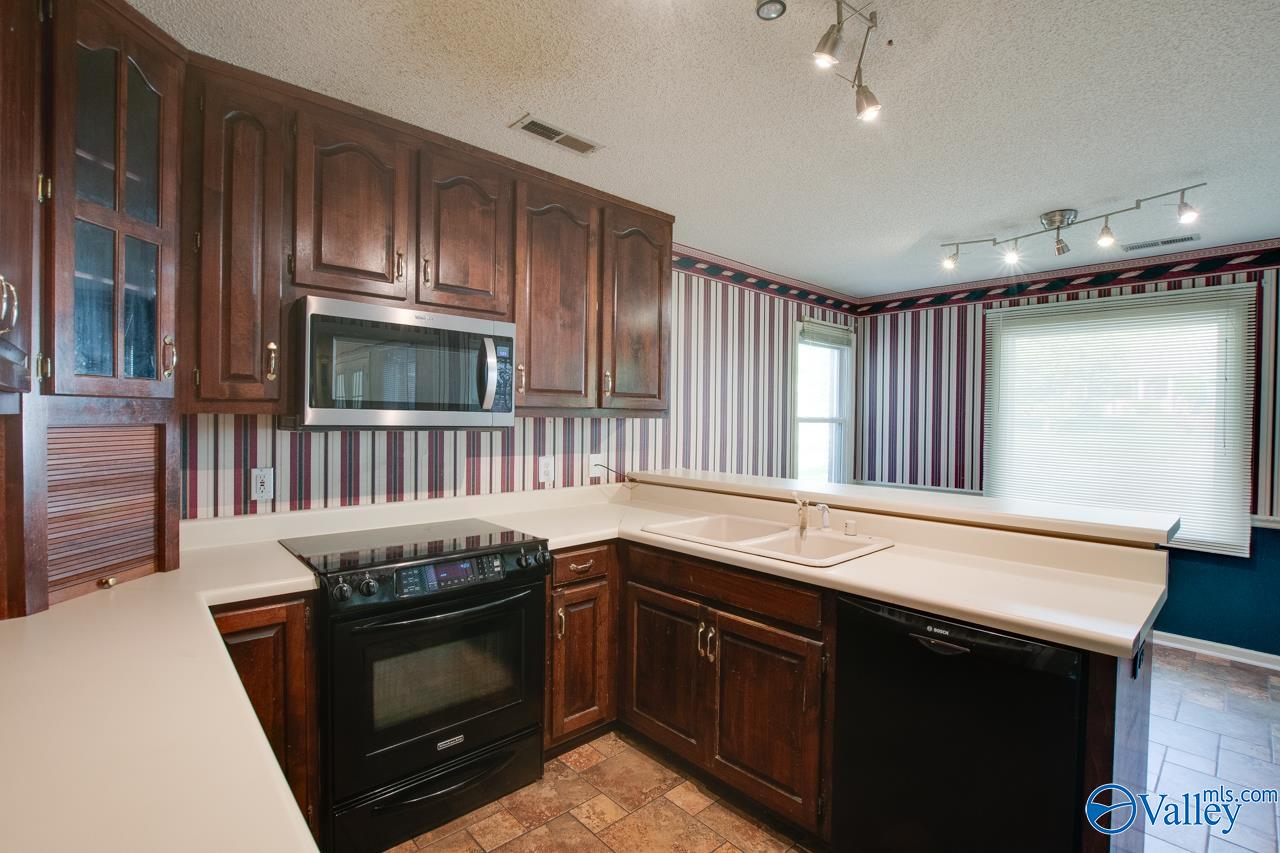 127 Castleton Drive, Harvest, Alabama image 12