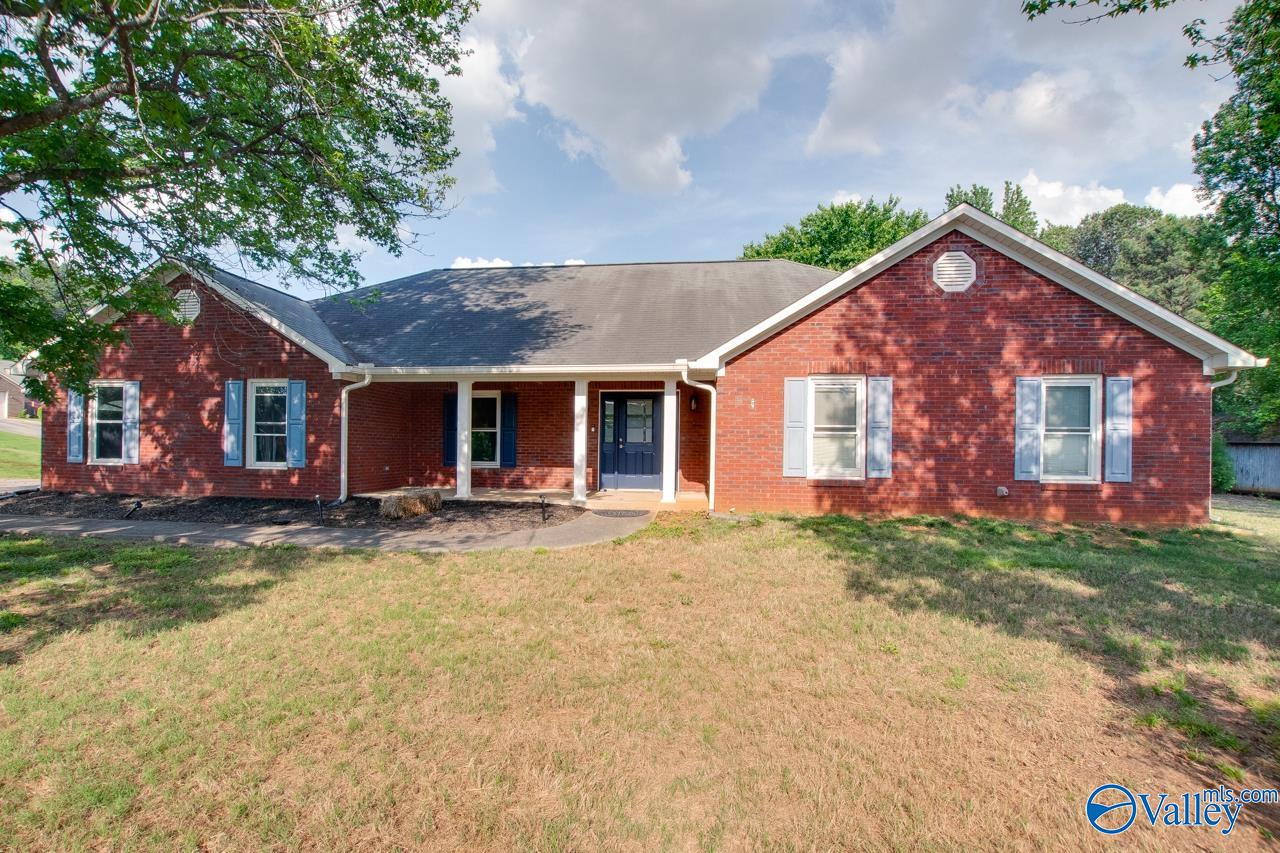 127 Castleton Drive, Harvest, Alabama image 1