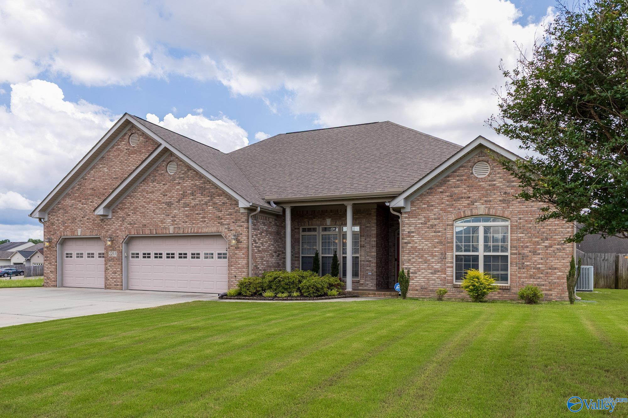 2203 Sorrento Place, Decatur, Alabama image 3