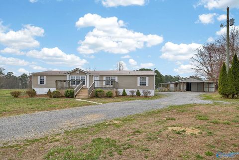 Mobile Home For Sale - 484 County Road 54<br/> Geraldine, AL 35974
