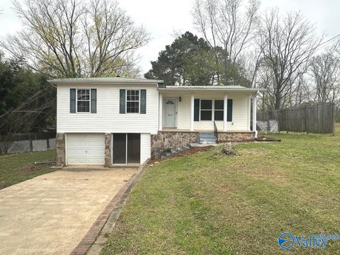 Homes For Sale - 127 Ruby Drive<br/> Huntsville, AL 35811