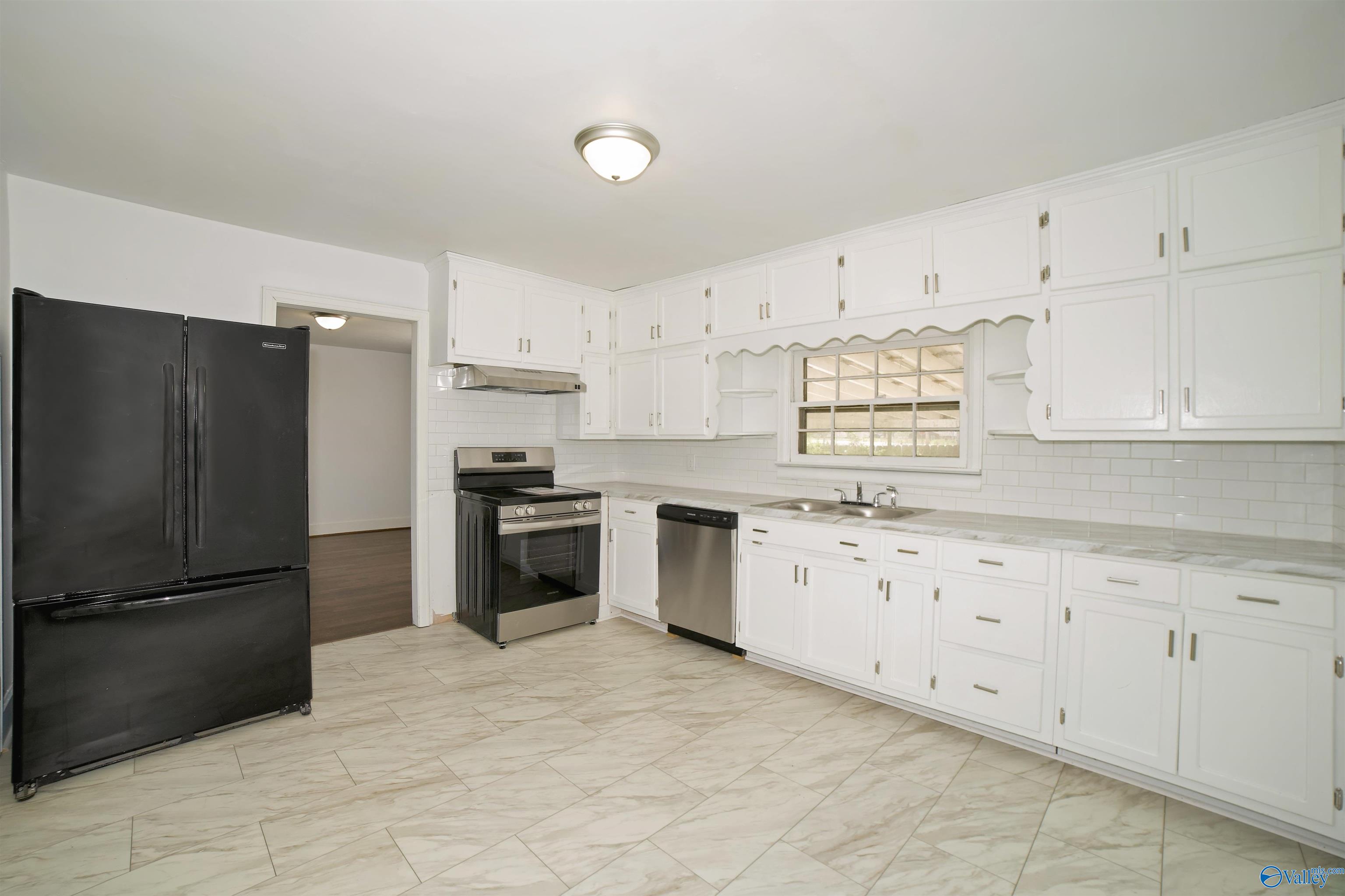 305 Hickory Avenue, Cullman, Alabama image 3