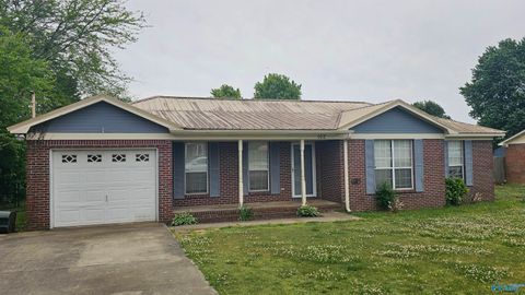 Homes For Sale - 102 Elkwood Road<br/> Hazel Green, AL 35750