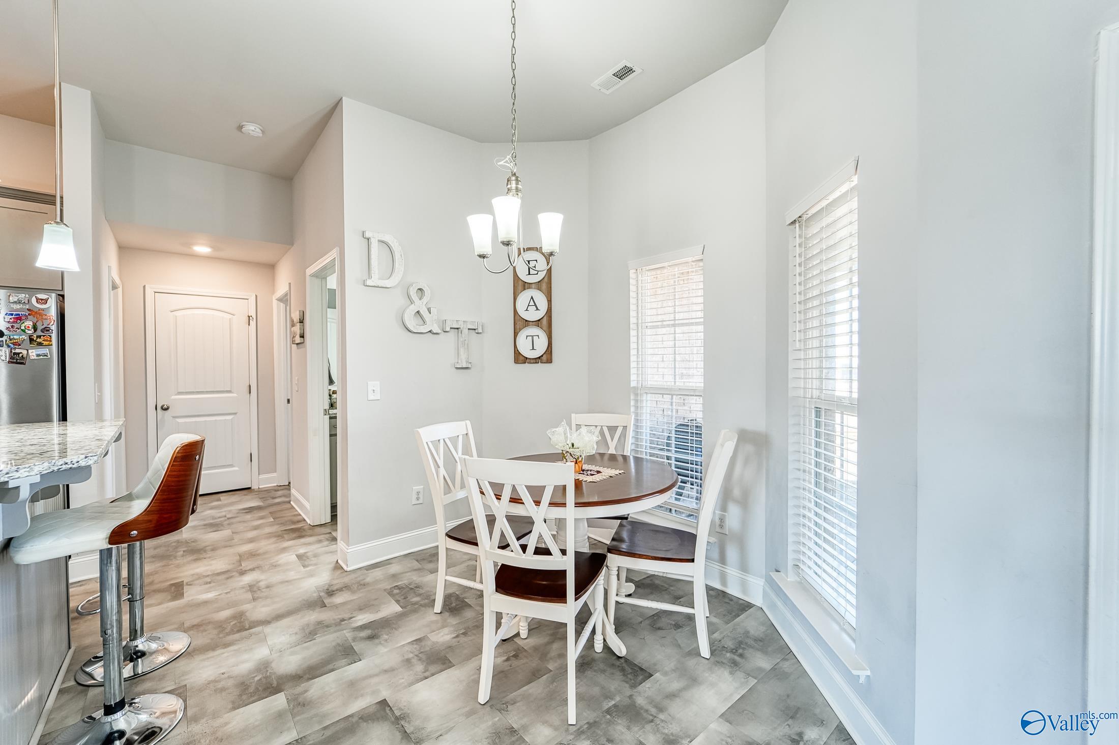 206 Lake View Drive, Athens, Alabama image 14