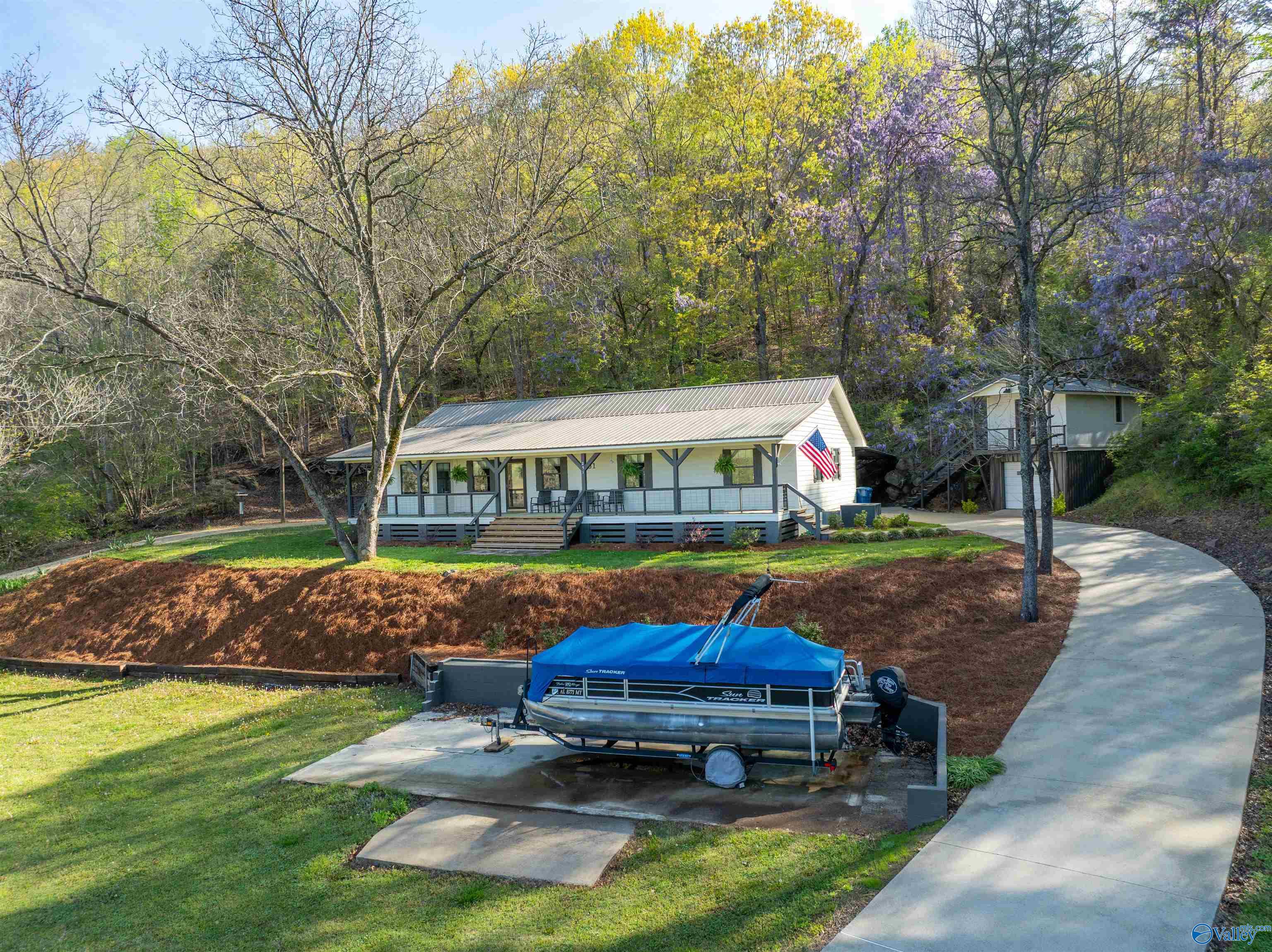 251 Riddles Bend Road, Rainbow City, Alabama image 3