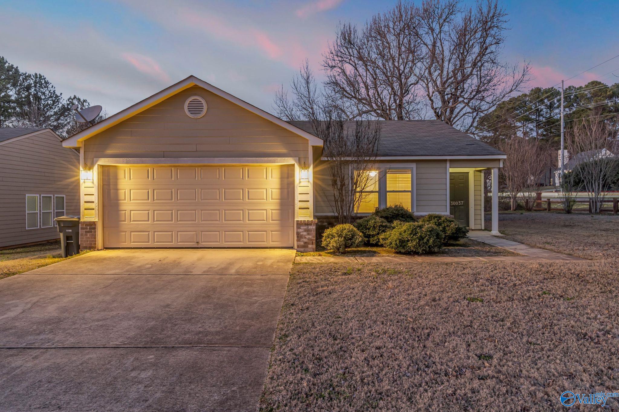 30037 Westfield Drive, Harvest, Alabama image 1