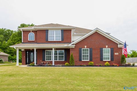 Photo of 2731 Slate Drive, Huntsville, AL 35803 (MLS # 21917305)