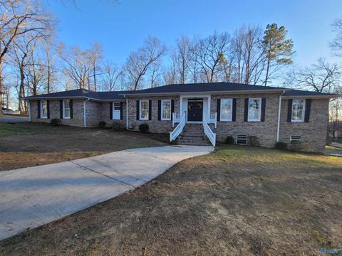 Homes For Sale - 204 County Road 1470<br/> Cullman, AL 35058
