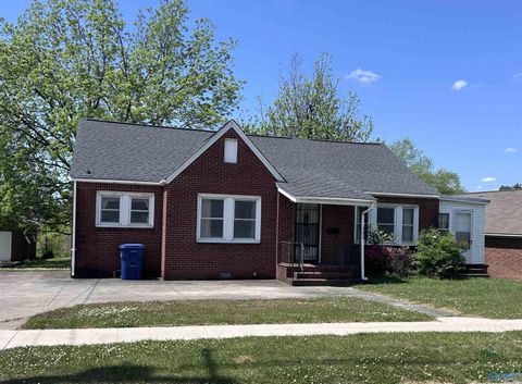 Photo of 303 Baltimore Avenue, Albertville, AL 35950 (MLS # 21915596)
