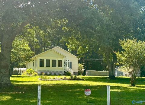 Homes For Sale - 70 Shady Lane<br/> Somerville, AL 35670