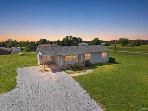 Homes For Sale - 16959 Glaze Road<br/> Limestone County, Athens, AL 35611