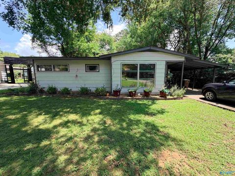Homes For Sale - 1414 10th Avenue<br/> Decatur, AL 35601
