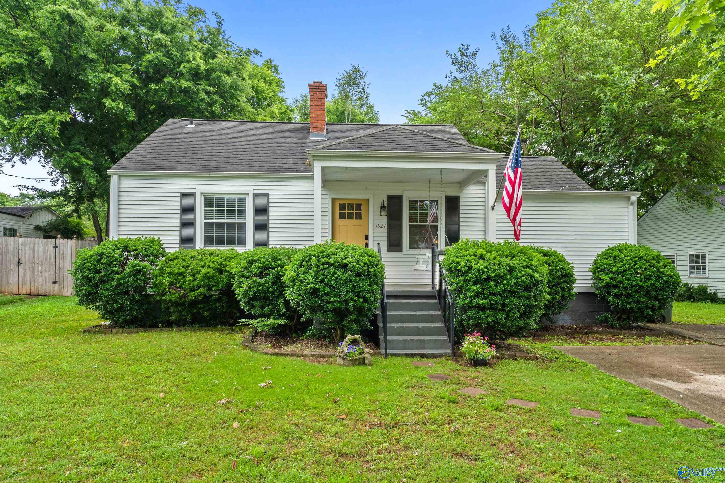 1921 Vanderbilt Circle, Huntsville, Alabama image 1