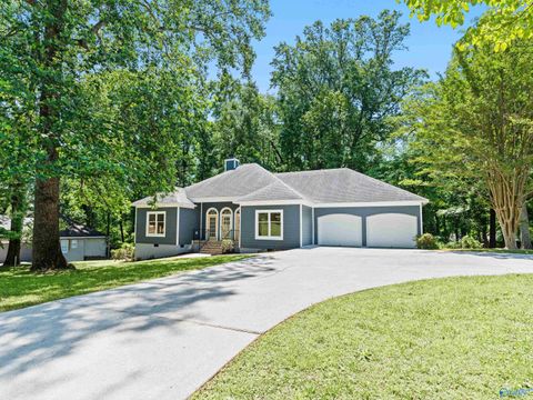 Photo of 214 Stone Valley Drive, Huntsville, AL 35806 (MLS # 21917235)