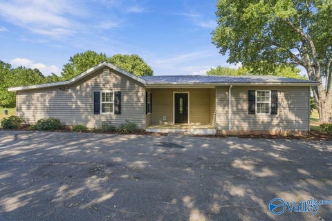 Homes For Sale - 27844 South Road<br/> Athens, AL 35613