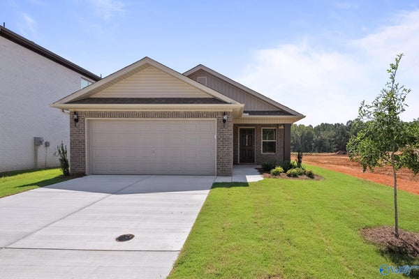 11112 RAVENEL DRIVE, HARVEST, AL 35749 - Image b8a4fa4a69f4f61d93bbb130e041ece7/2233150091