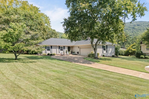 7702 SHADOW BEND DR SE, HUNTSVILLE, AL 35802 - Image b8b80a1d907db7a505b5a4eacaa0baf8/1732468600