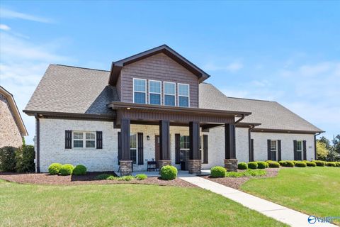 Photo of 2829 Eastern Shore Drive SE, Owens Cross Roads, AL 35763 (MLS # 21905183)