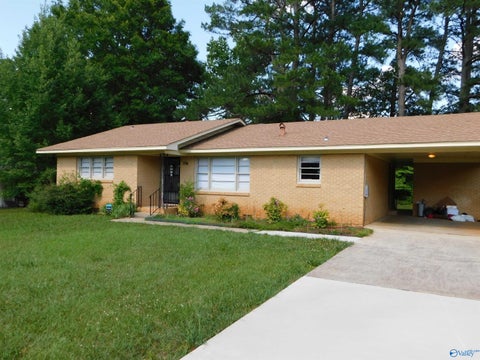 Homes For Rent - 1114 Retlaw Street<br/> Madison County, Huntsville, AL 35816