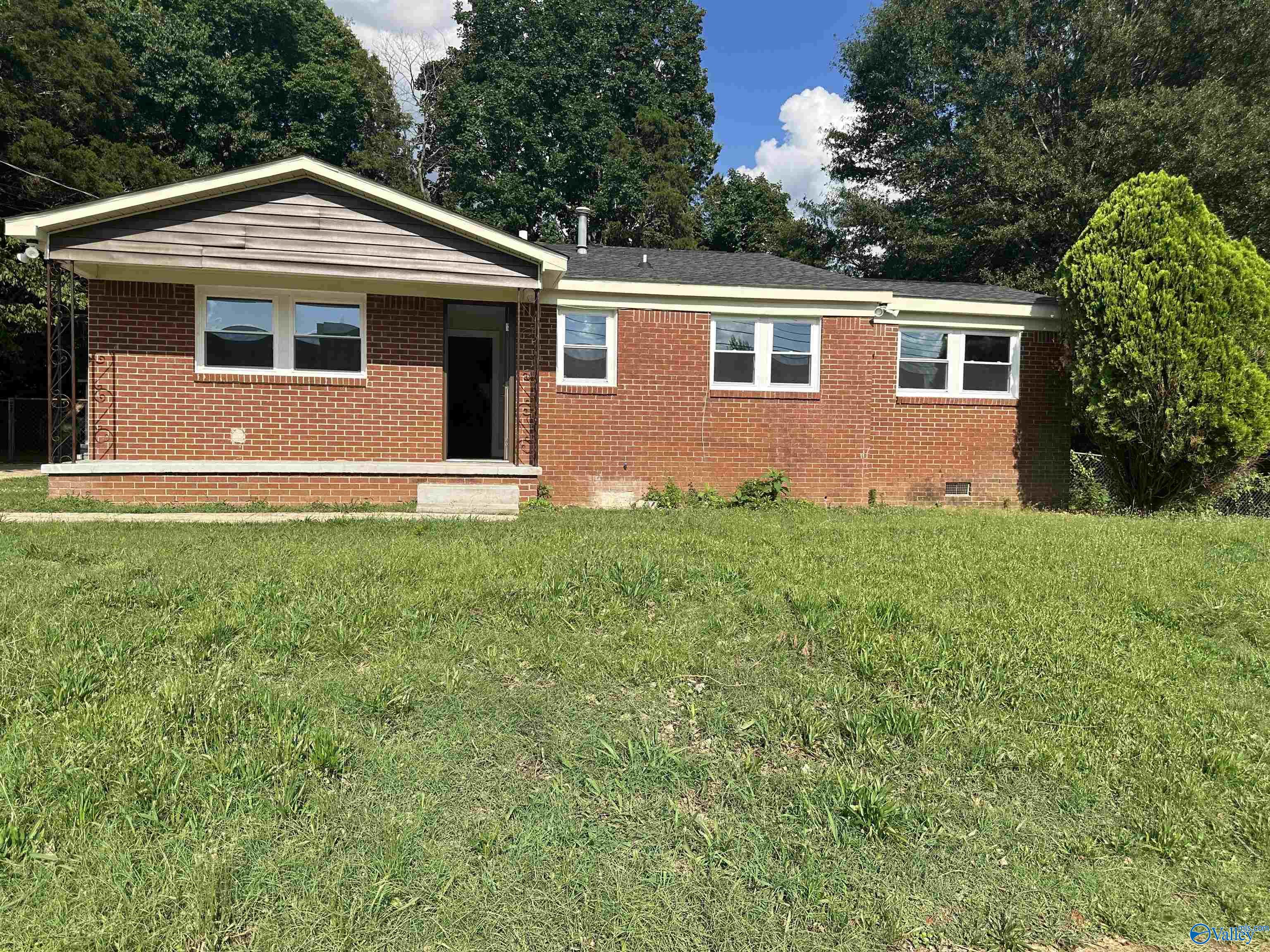 Huntsville, Alabama 35805, United States, 3 Bedrooms Bedrooms, ,2 BathroomsBathrooms,Residential,Active,215753