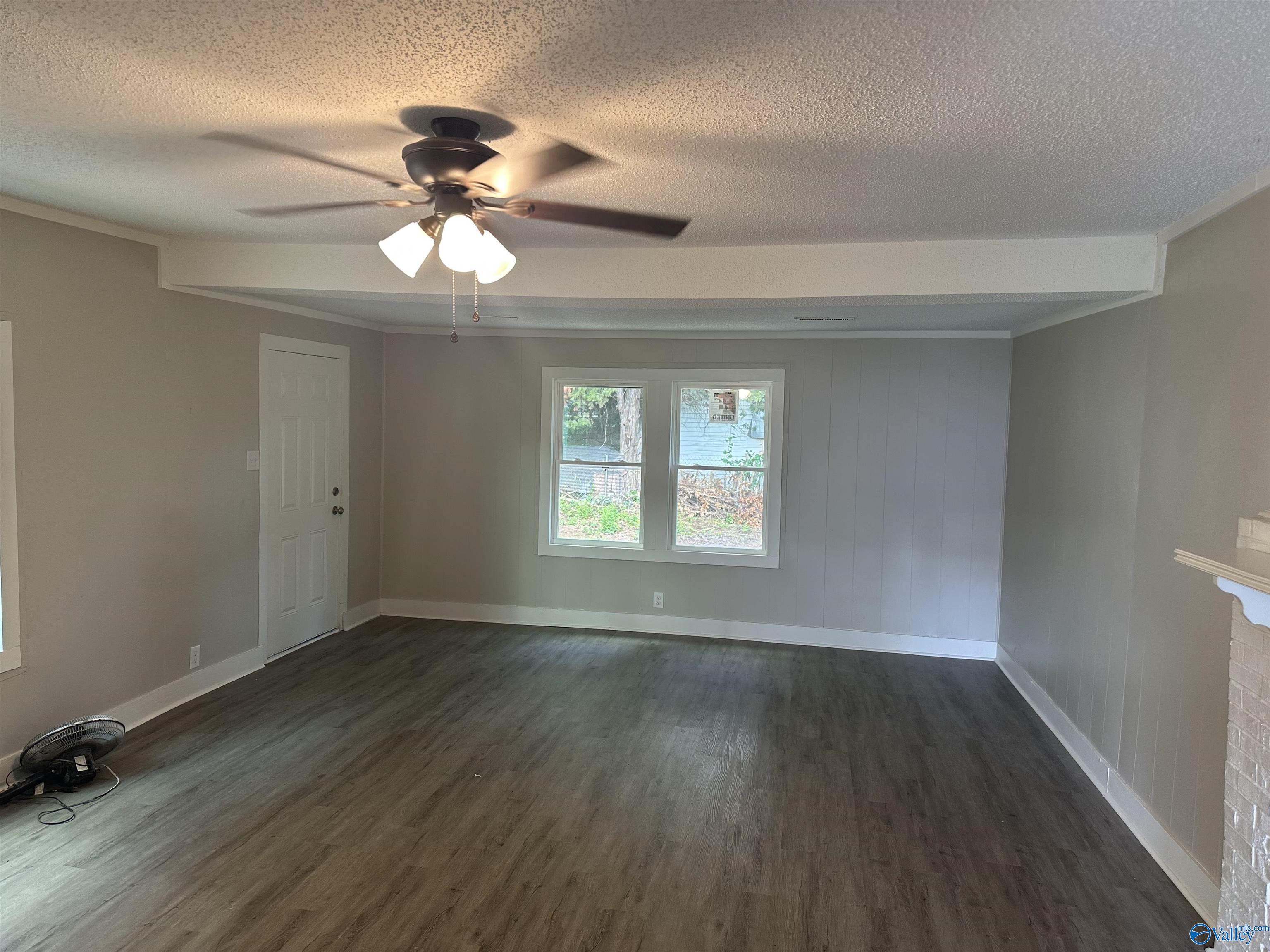 Huntsville, Alabama 35805, United States, 3 Bedrooms Bedrooms, ,2 BathroomsBathrooms,Residential,Active,215753