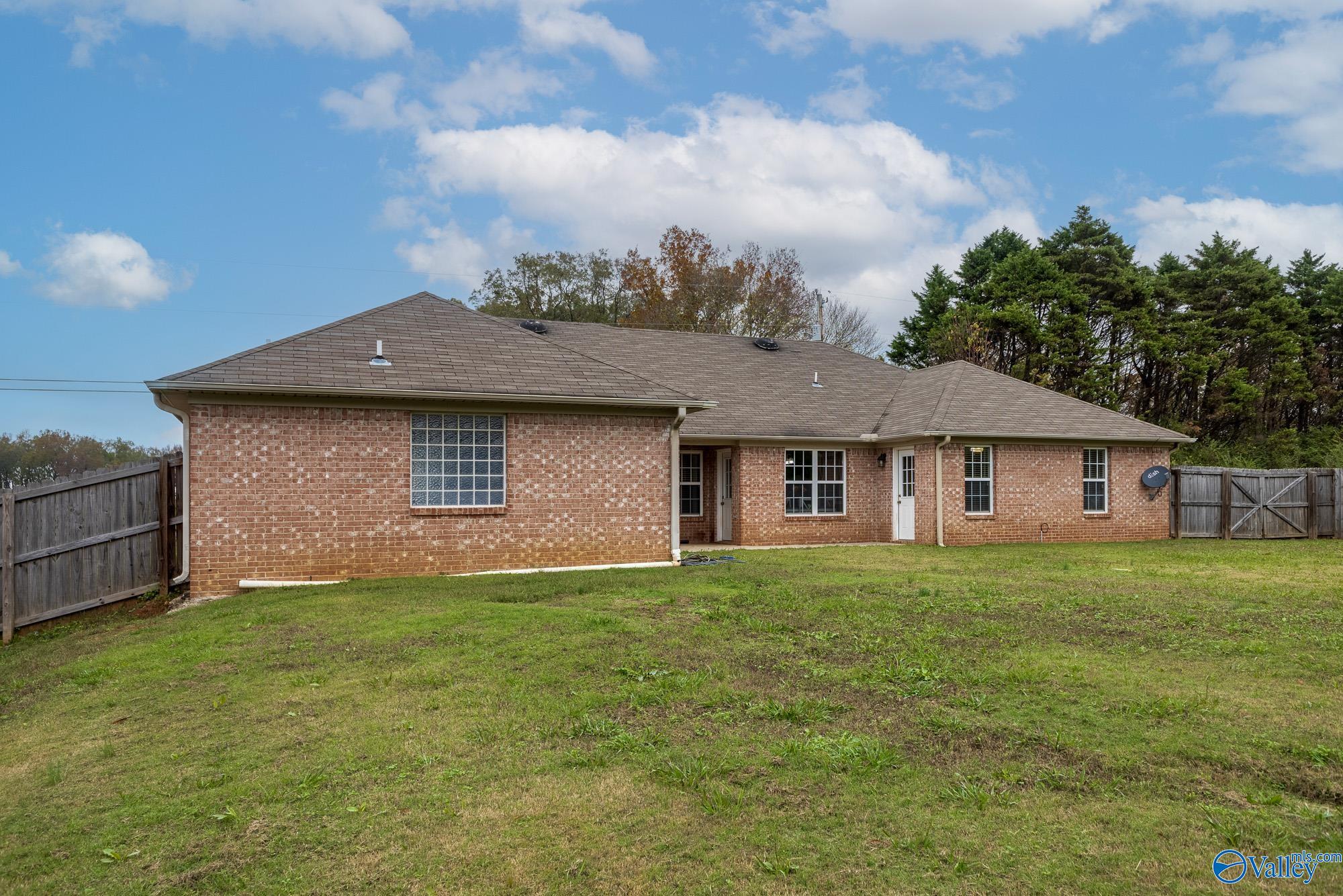 572 Robins Road, Harvest, Alabama image 35