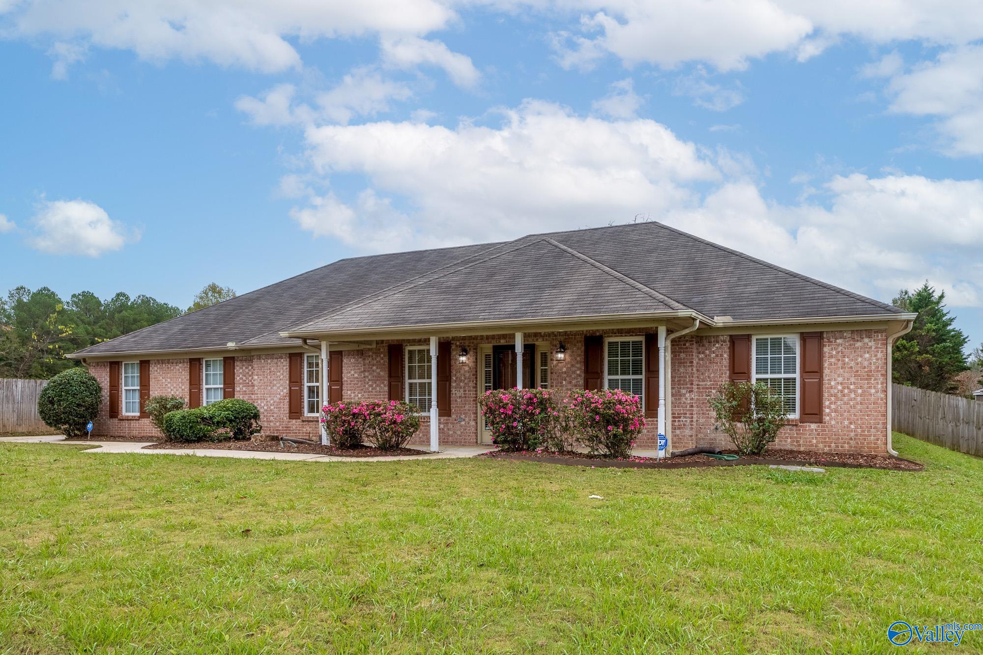 572 Robins Road, Harvest, Alabama image 3