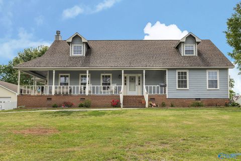 Homes For Sale - 26 Rush Ln<br/> Guntersville, AL 35976