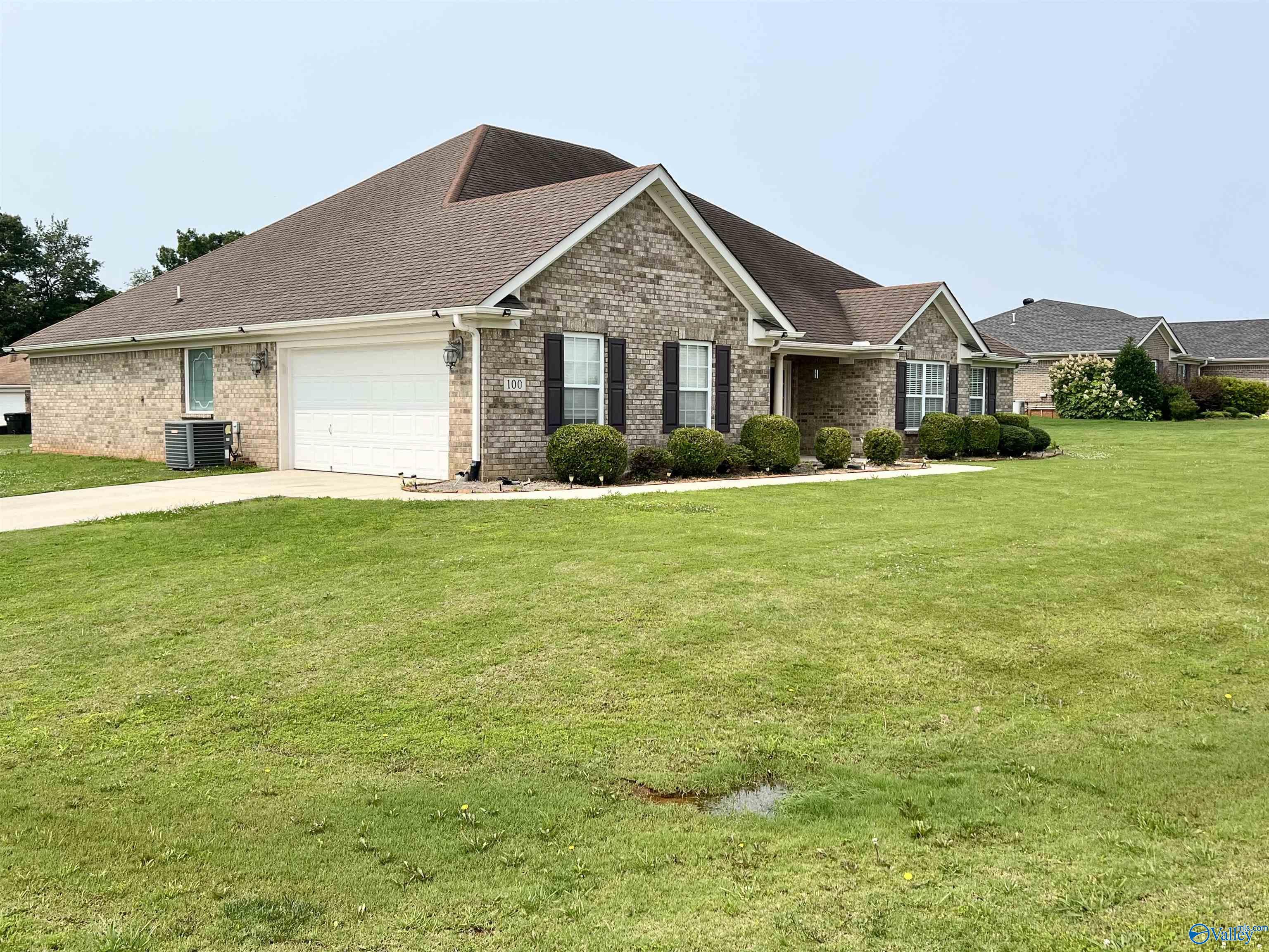 100 Glenfield Court, Huntsville, Alabama image 3