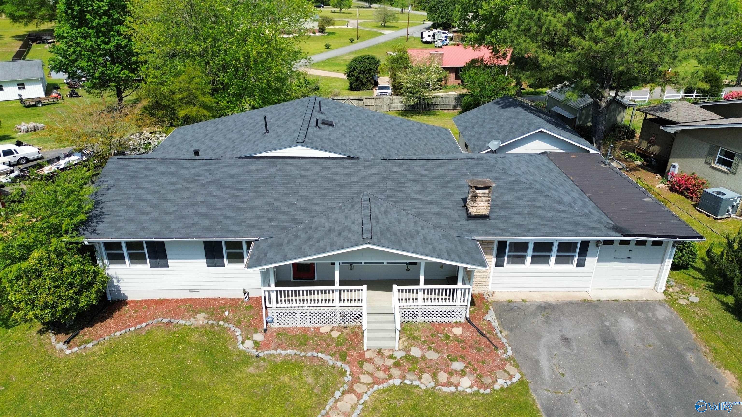 466 Warrenton Shores Drive, Guntersville, Alabama image 2