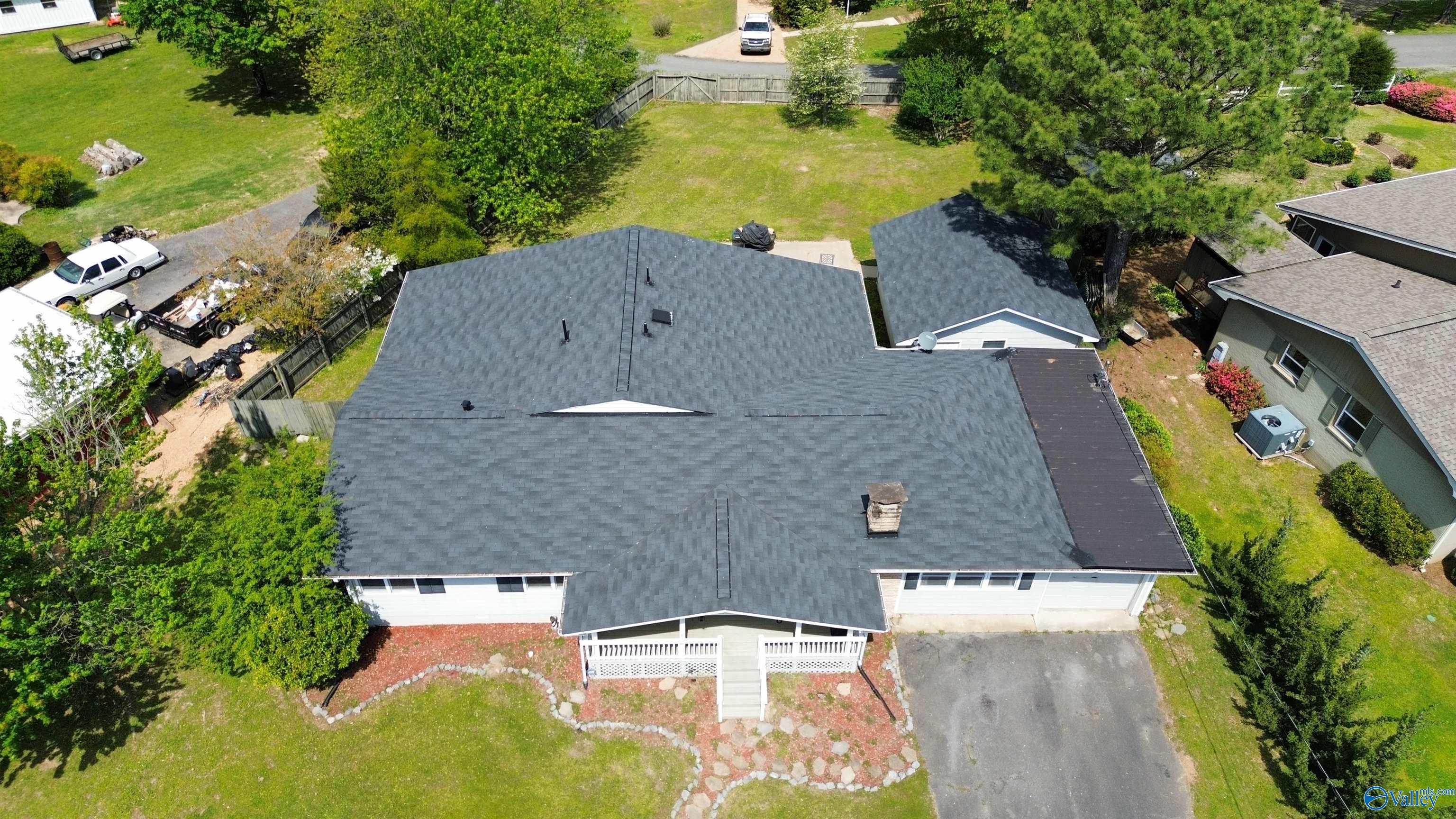 466 Warrenton Shores Drive, Guntersville, Alabama image 4
