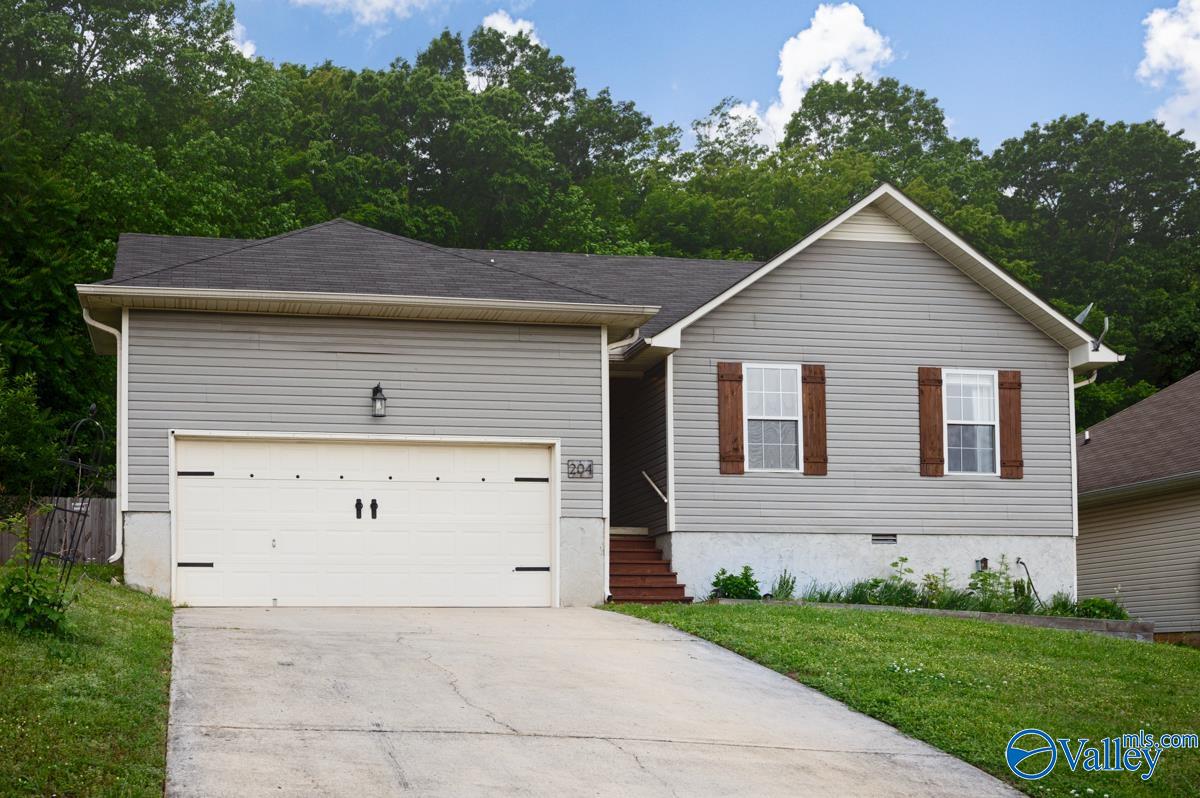 204 Hollington Drive, Huntsville, Alabama image 1