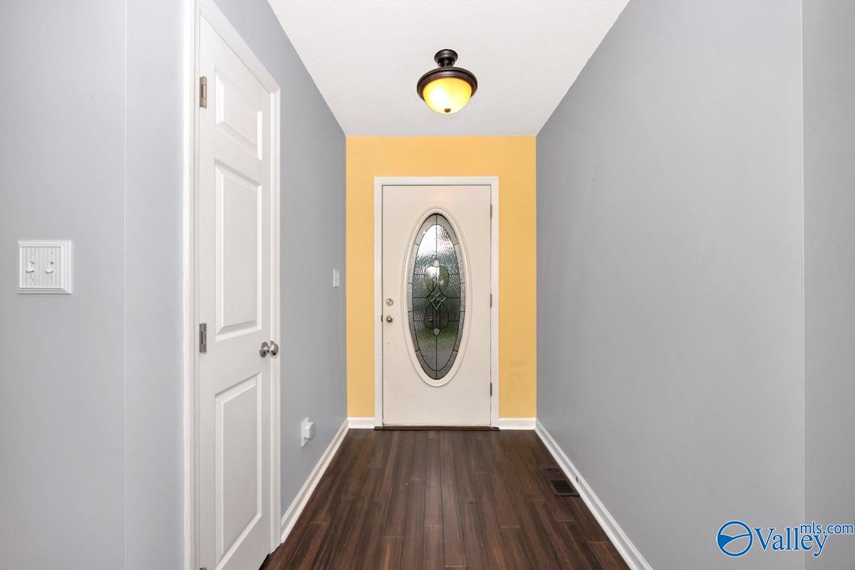 204 Hollington Drive, Huntsville, Alabama image 7