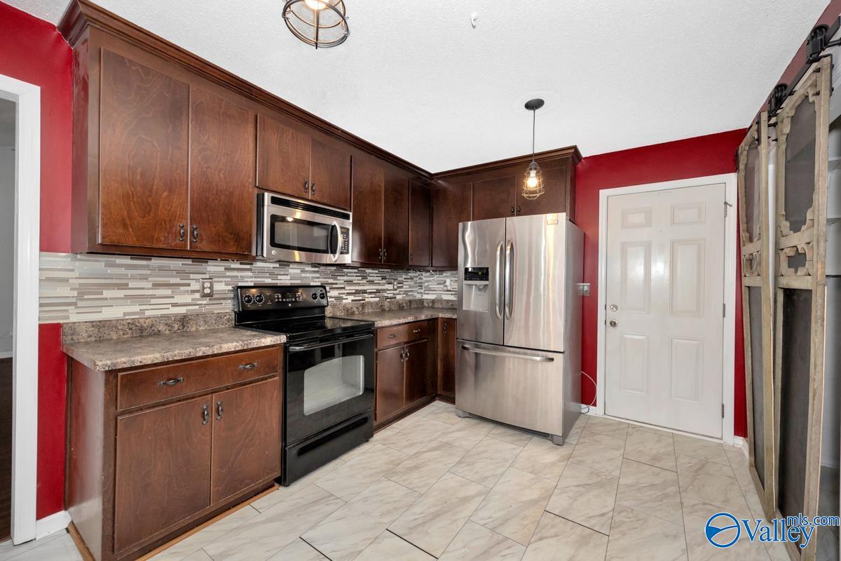 204 Hollington Drive, Huntsville, Alabama image 11