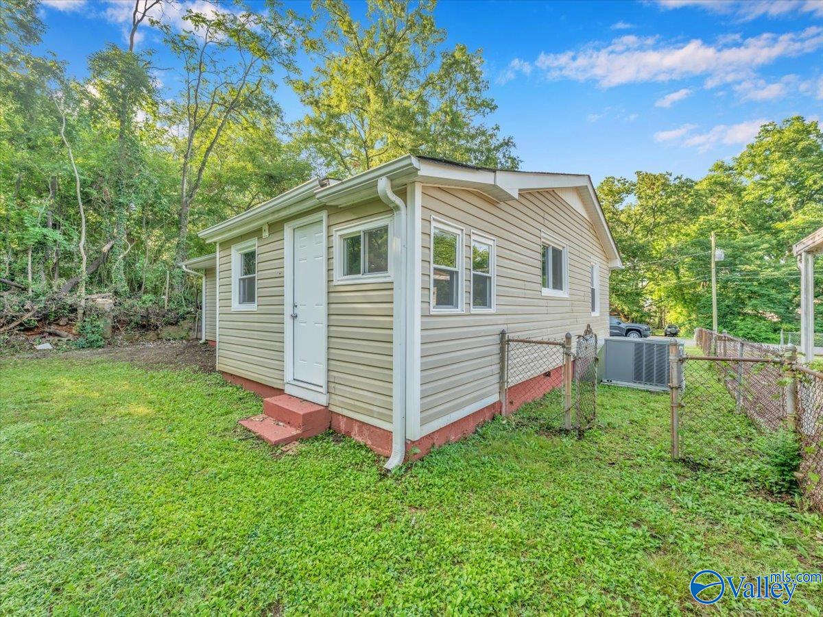 2910 SW 7th Avenue, Huntsville, Alabama image 3