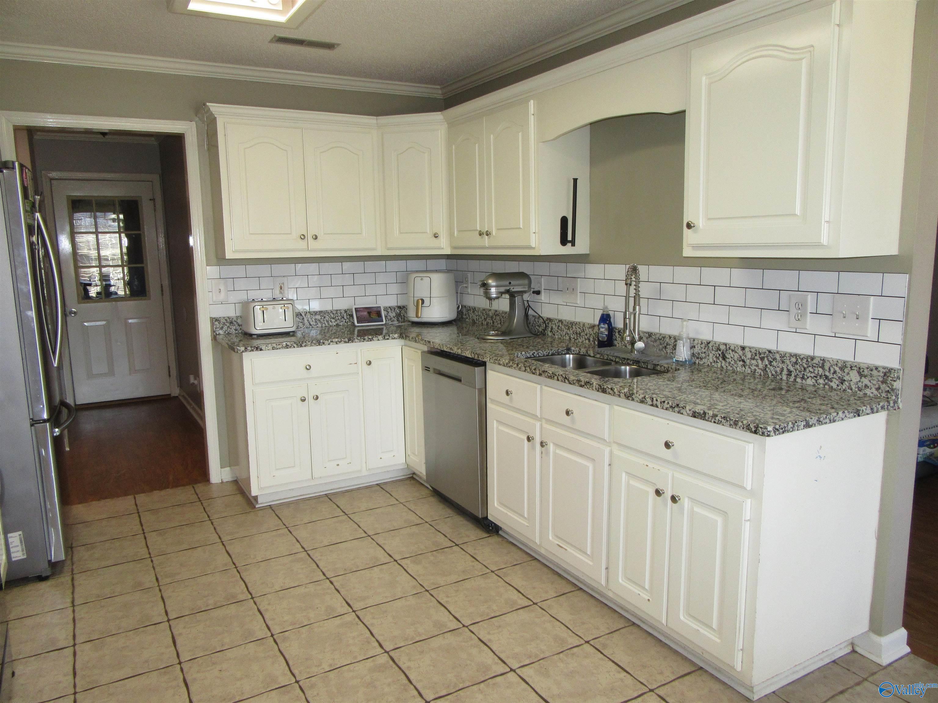 2701 SW Little John Street, Decatur, Alabama image 13