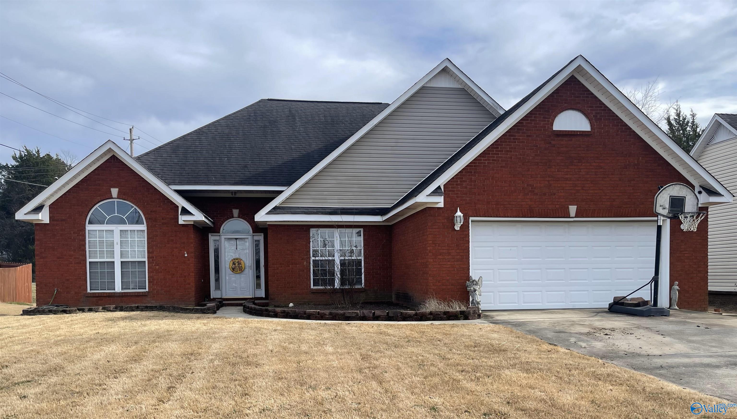 2701 SW Little John Street, Decatur, Alabama image 2
