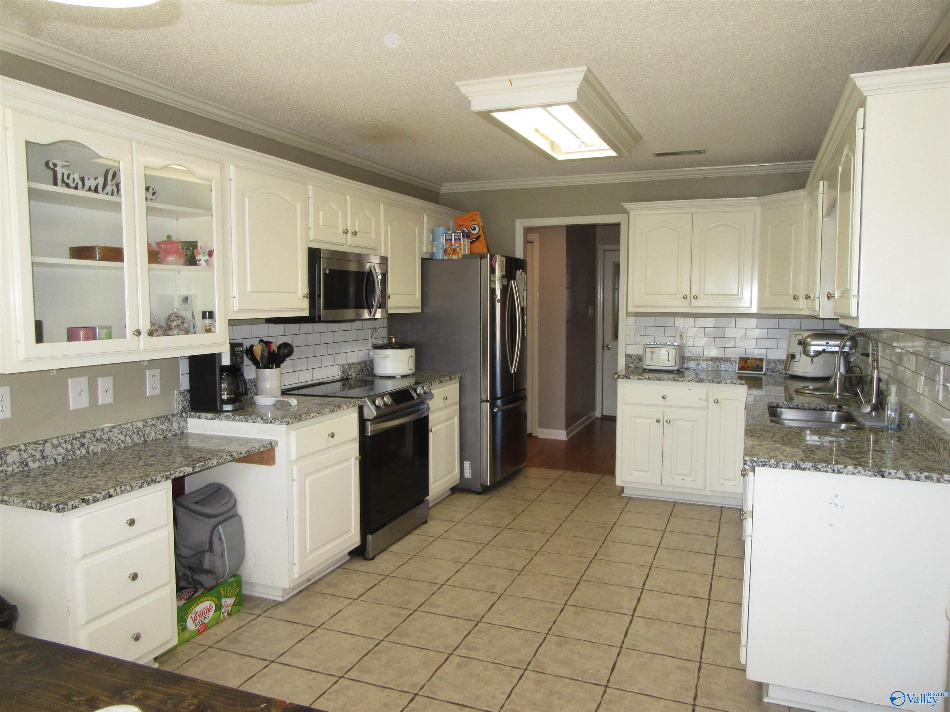 2701 SW Little John Street, Decatur, Alabama image 11
