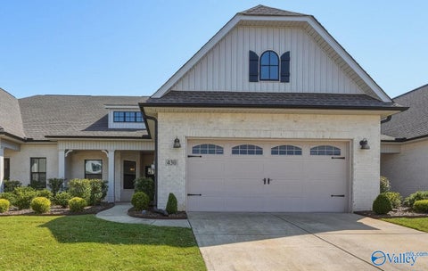 Townhouse For Sale - 430 Raleigh Elm Drive<br/> Huntsville, AL 35824