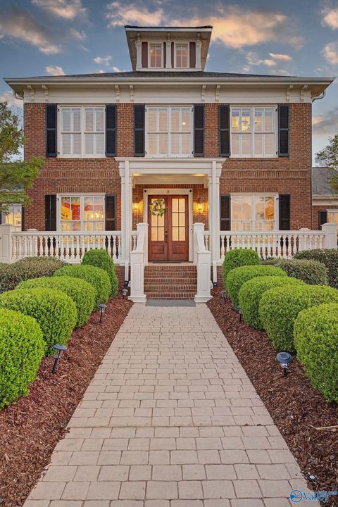 Homes For Sale - 8 King Georges Way<br/> Huntsville, AL 35824