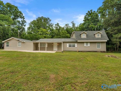 Homes For Sale - 4284 SW Old Moulton Road<br/> Decatur, AL 35603