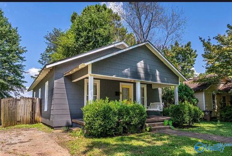 Homes For Sale - 648 East Moulton Street<br/> Decatur, AL 35601