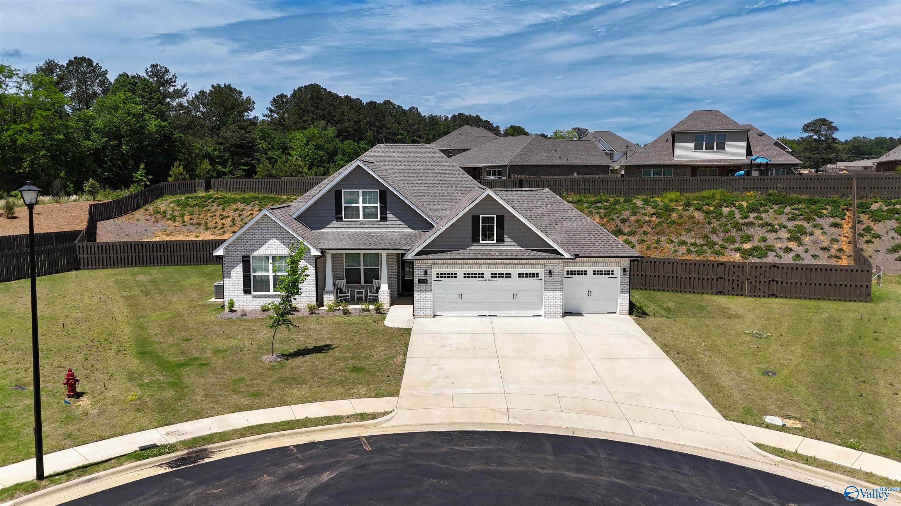 1901 Rae Court, Hartselle, Alabama image 1