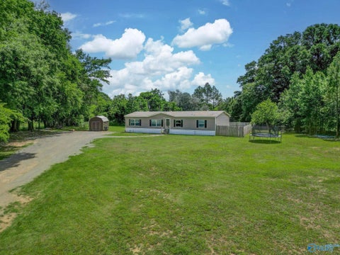 Mobile Home For Sale - 500 County Road 186<br/> Moulton, AL 35650