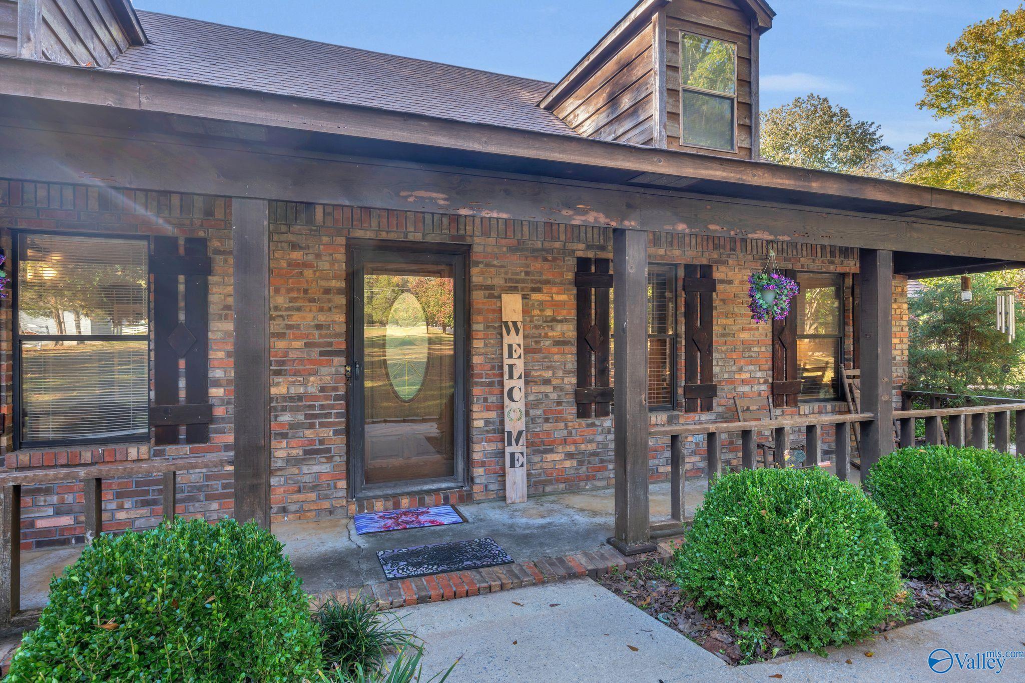 4819 Indian Hills SE